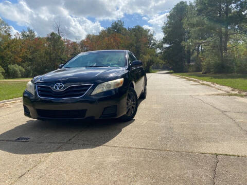 2011 Toyota Camry for sale at James & James Auto Exchange in Hattiesburg MS