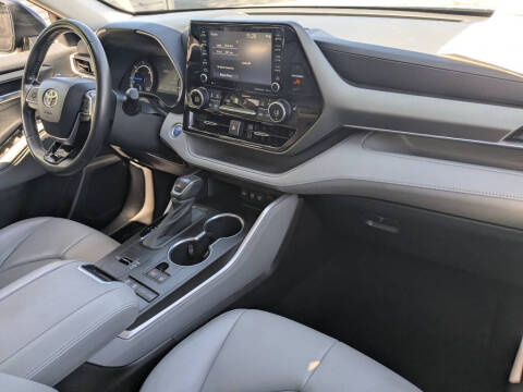 2021 Toyota Highlander Hybrid XLE