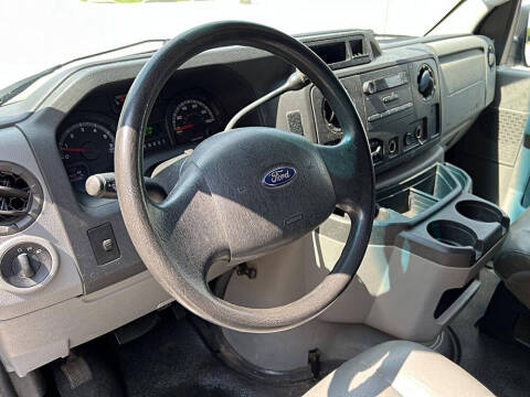 2009 Ford E-Series E-350 SD