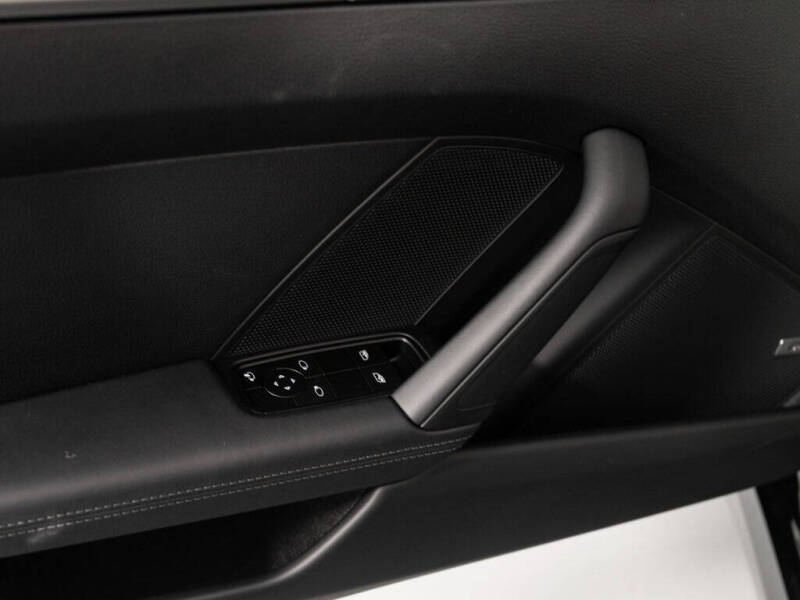 2025 Porsche 911 Carrera