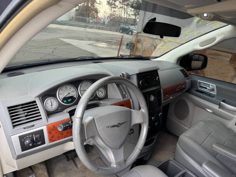 2008 Chrysler Town and Country Touring