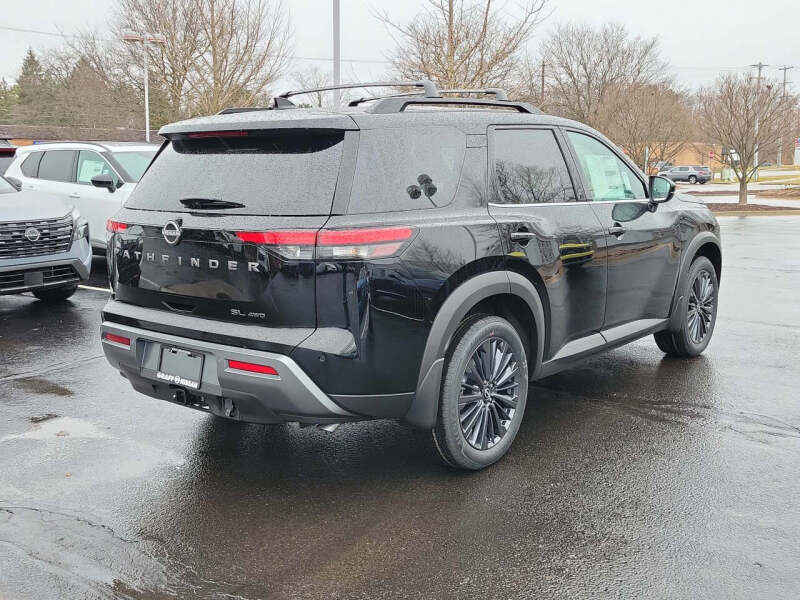 2026 Nissan Pathfinder SL