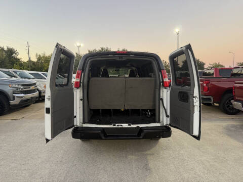 2023 Chevrolet Express LS 3500