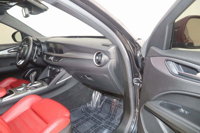 2023 Alfa Romeo Stelvio Veloce