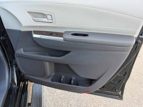 2025 Toyota Sienna LE 8-Passenger