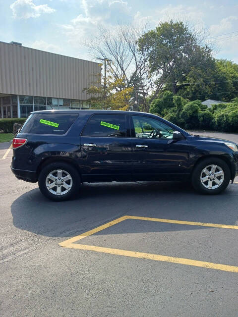 2008 Saturn Outlook for sale at LB's Discount Auto Sales in Steger, IL