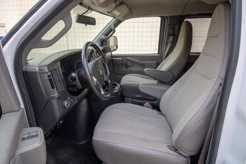 2017 Chevrolet Express LT 3500