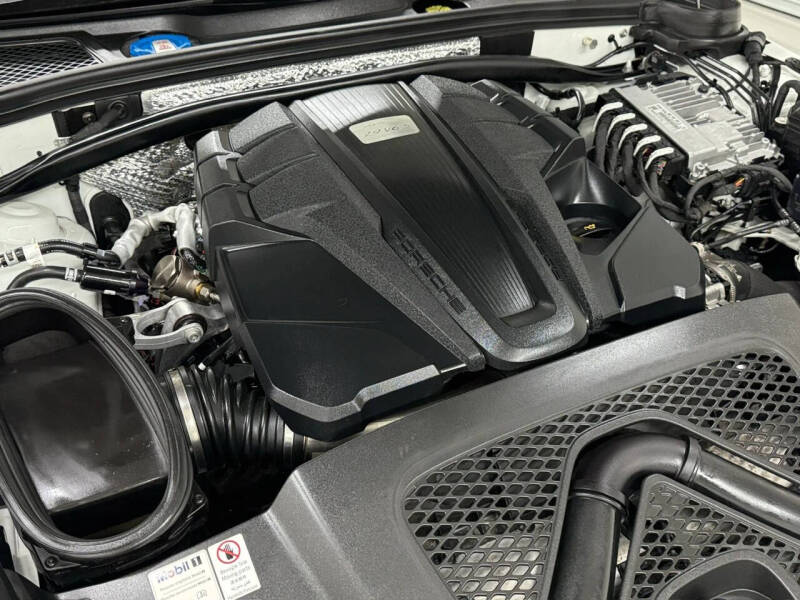 2022 Porsche Macan S