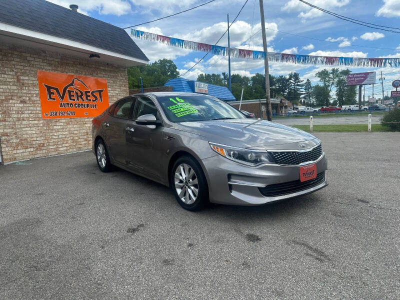 Used 2016 Kia Optima EX with VIN 5XXGU4L3XGG108280 for sale in Austintown, OH
