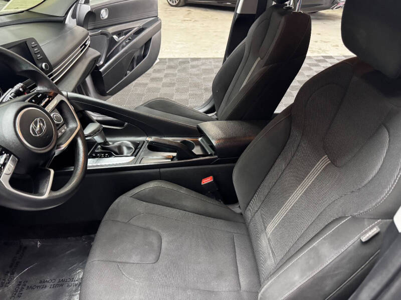 2021 Hyundai Elantra SE