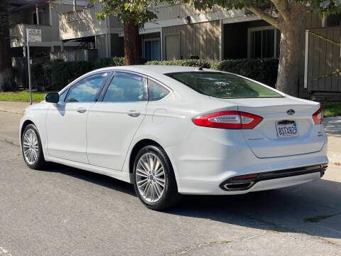 2014 Ford Fusion SE