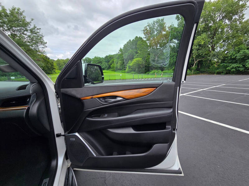 2017 Cadillac Escalade Luxury