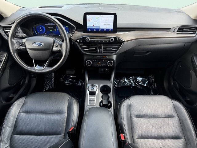 2020 Ford Escape Hybrid Titanium