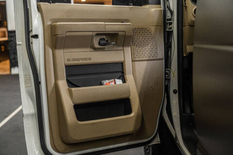 2010 Ford E-Series E-350 SD XLT