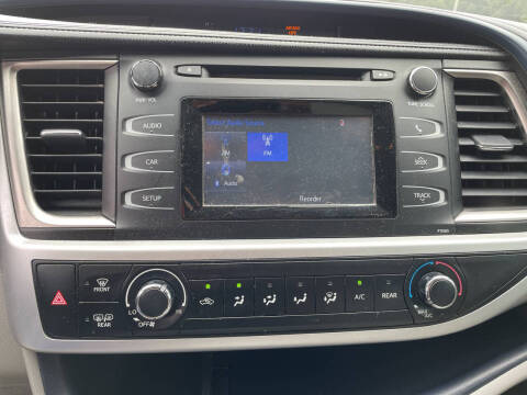 2016 Toyota Highlander LE