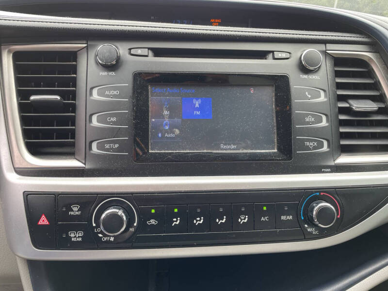 2016 Toyota Highlander LE