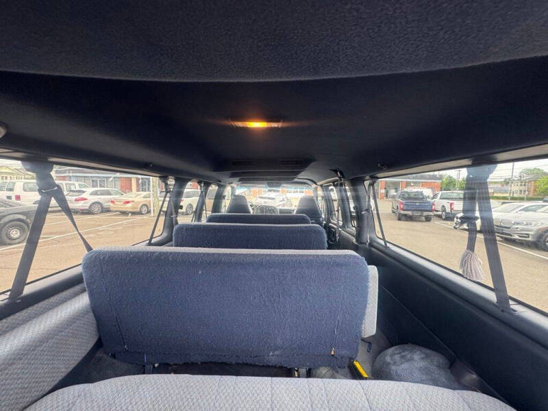 2000 Chevrolet Express G3500 LS