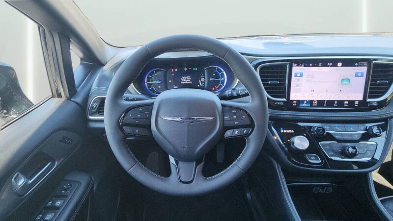 2024 Chrysler Pacifica Plug-In Hybrid Select