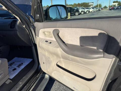 2003 Toyota Sequoia SR5