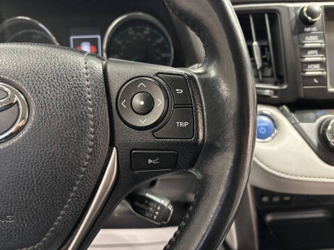 2017 Toyota RAV4 Hybrid XLE