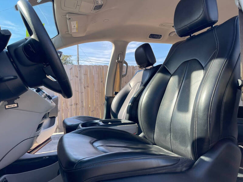 2021 Chrysler Voyager LXi