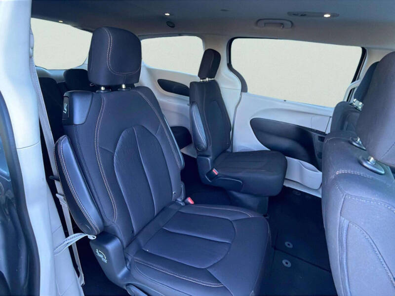 2020 Chrysler Pacifica Touring