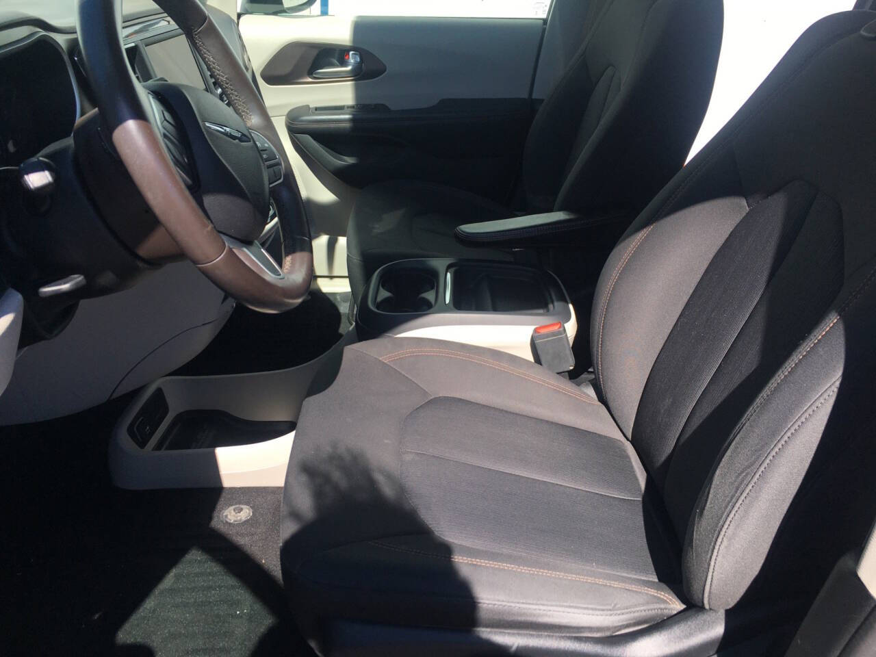 Black 2018 Chrysler Pacifica L L 4dr Mini-Van 2