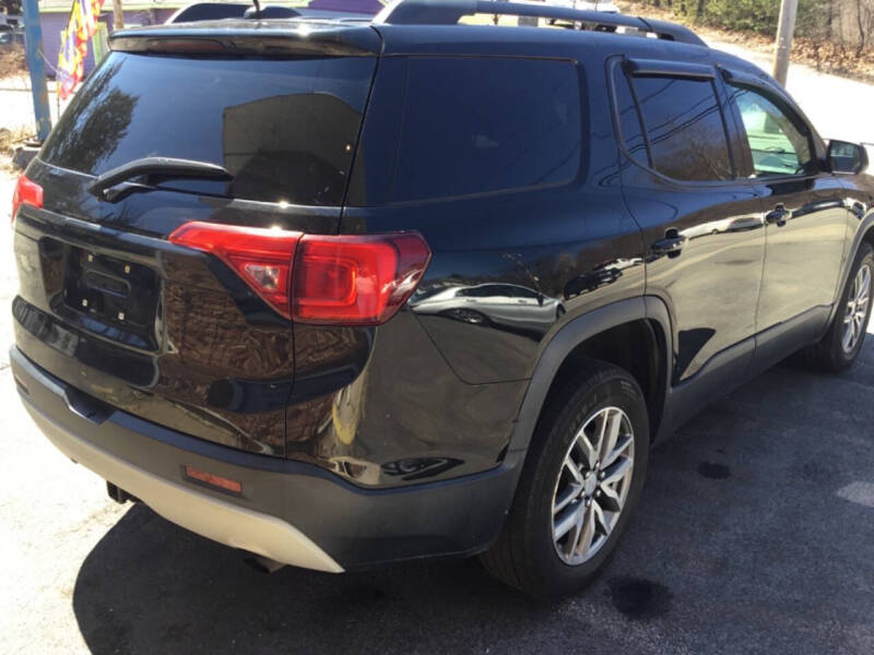 2017 GMC Acadia SLE-2