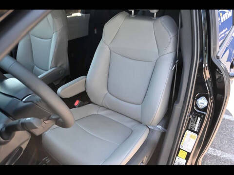 2025 Toyota Sienna XLE 7-Passenger