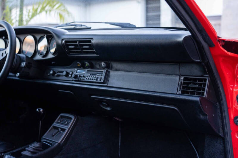 1990 Porsche 911 Carrera 2