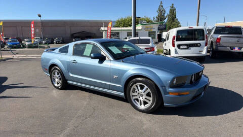 2005 Ford Mustang GT Premium