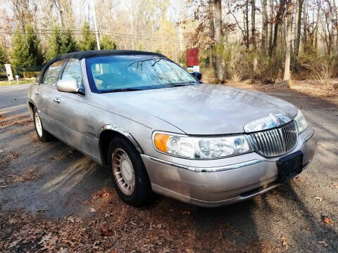 2001 Lincoln Town Car for sale at Bricktown Motors in Brick NJ