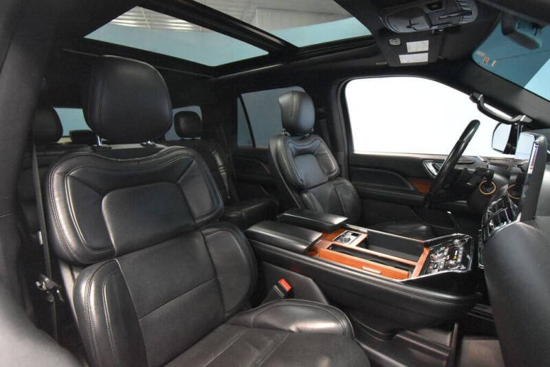 2019 Lincoln Navigator Select