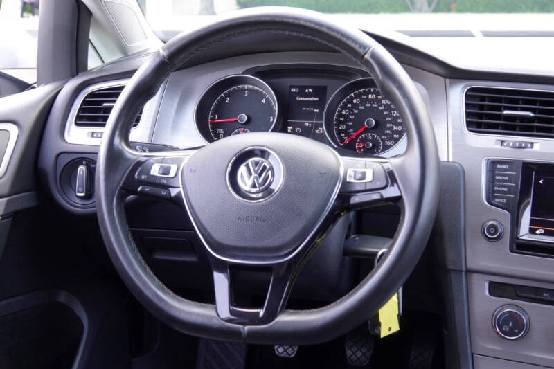 2015 Volkswagen Golf TDI SE