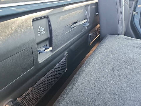 2025 Jeep Gladiator High Tide