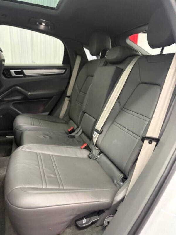 2022 Porsche Cayenne Coupe Platinum Edition