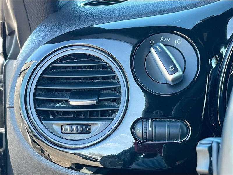 2018 Volkswagen Beetle 2.0T Coast