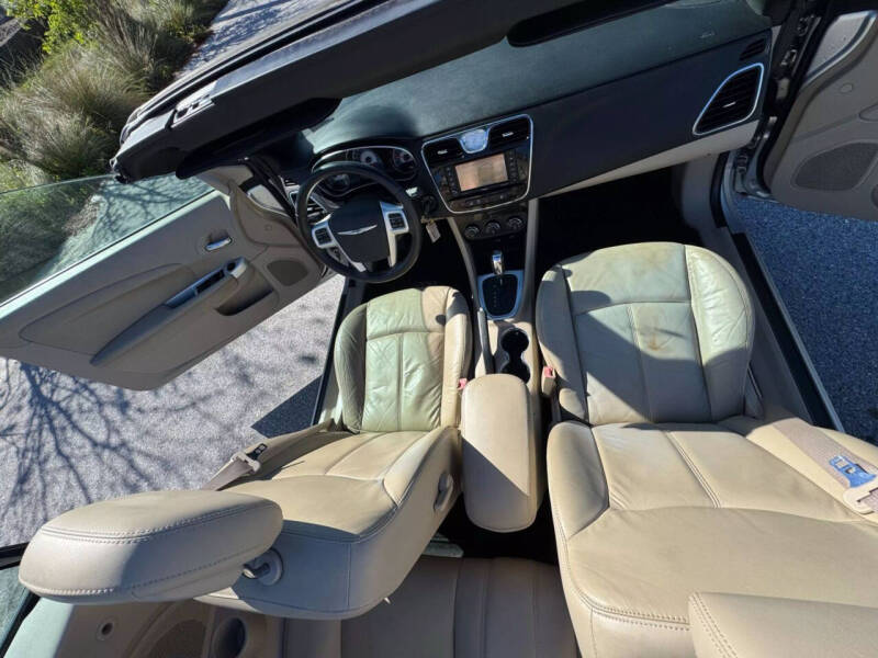 2011 Chrysler 200 Limited