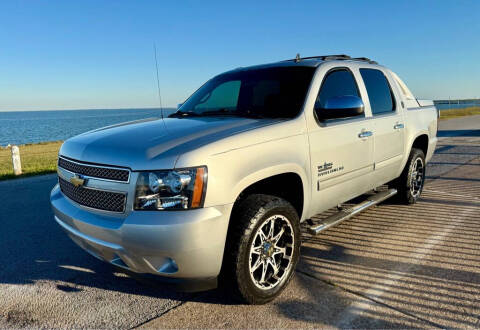 2013 Chevrolet Avalanche LS Black Diamond