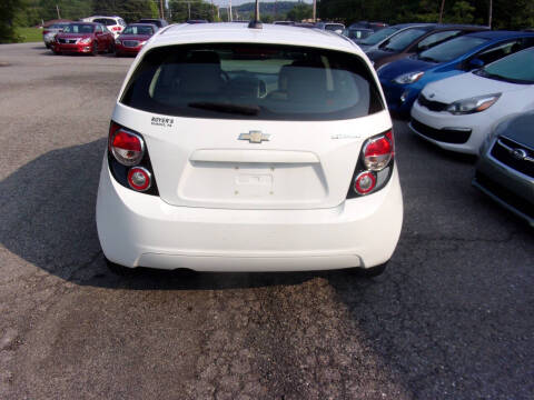 2016 Chevrolet Sonic LS Auto