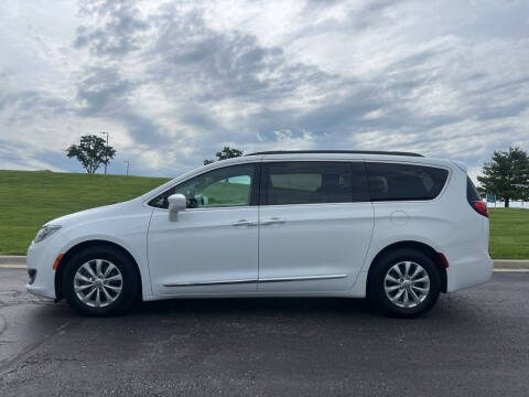 2017 Chrysler Pacifica Touring Plus