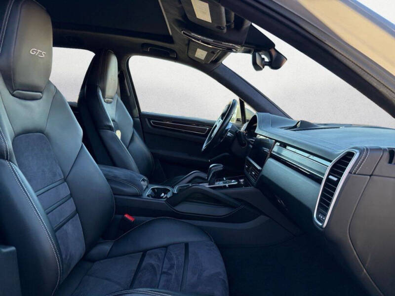 2021 Porsche Cayenne GTS