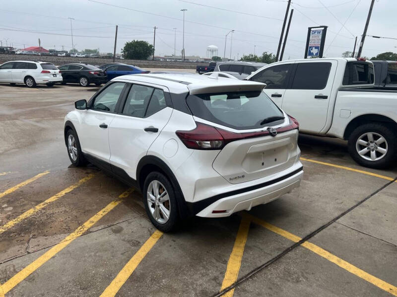 2022 Nissan Kicks S