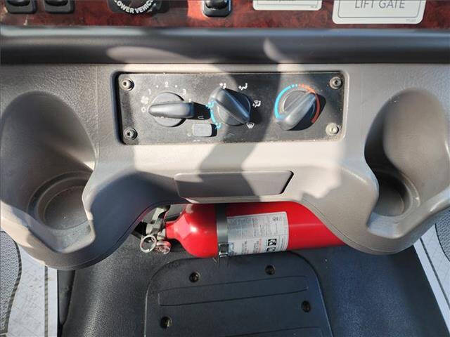 2018 Freightliner M2 106