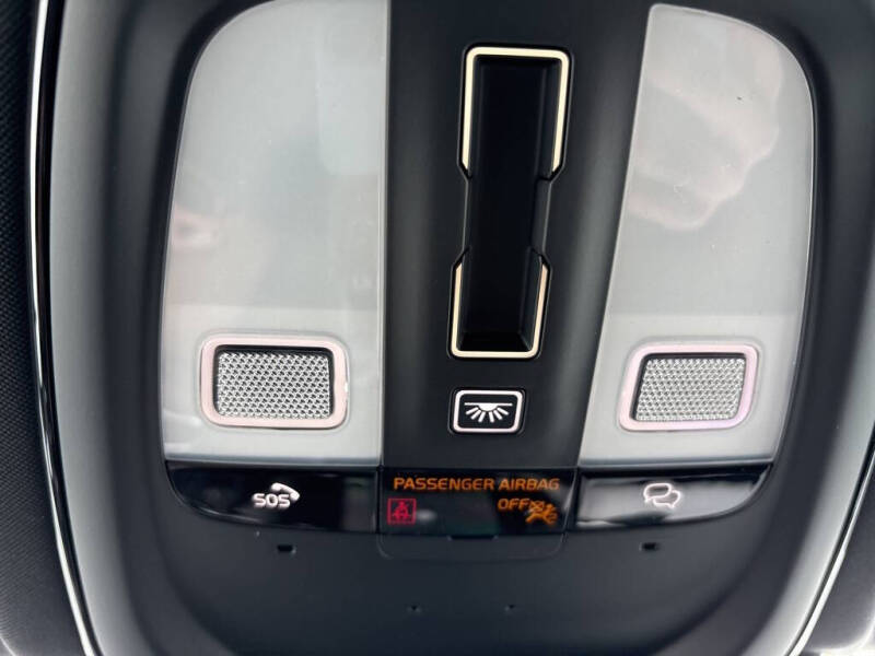 2026 Volvo XC60 B5 Ultra Black Edition