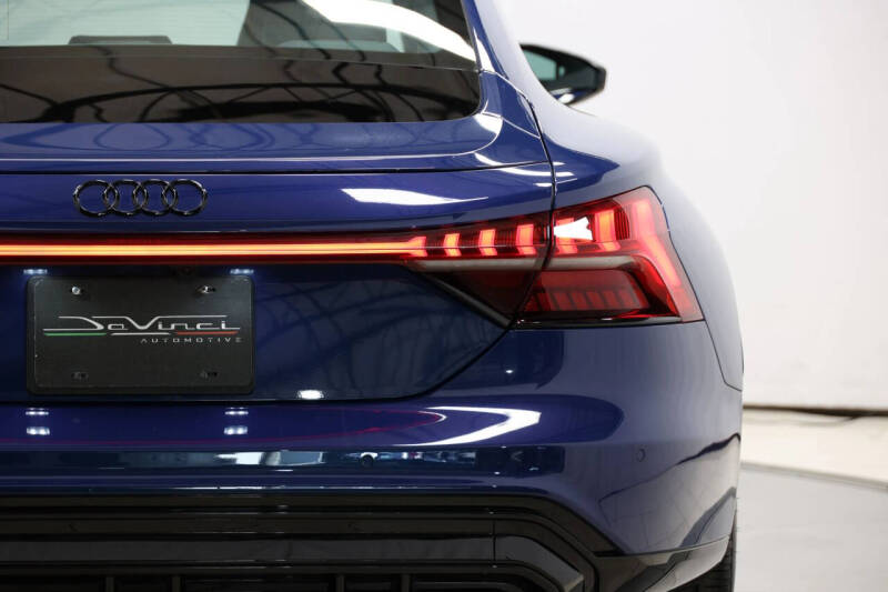 2024 Audi e-tron GT quattro Premium Plus