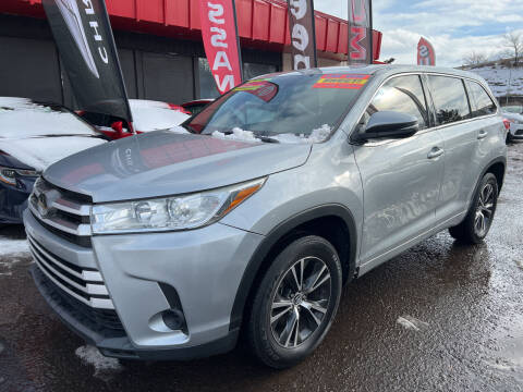 2018 Toyota Highlander for sale at Duke City Auto LLC in Gallup NM