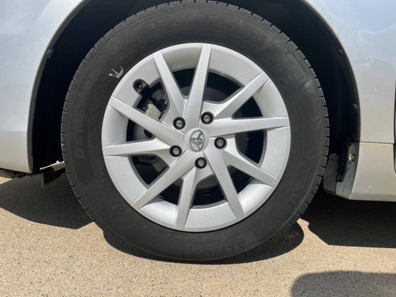 2012 Toyota Prius v Two