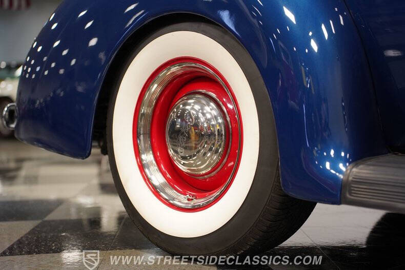1940 Ford Deluxe