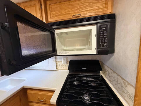 2004 Winnebago Brave